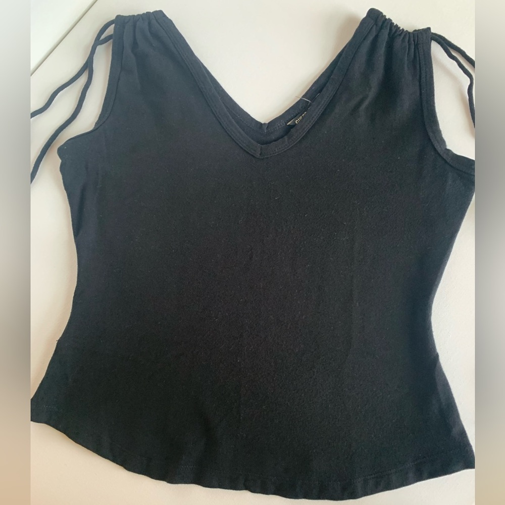 Guess Jeans Lycra Sleeveless V Neck Size M